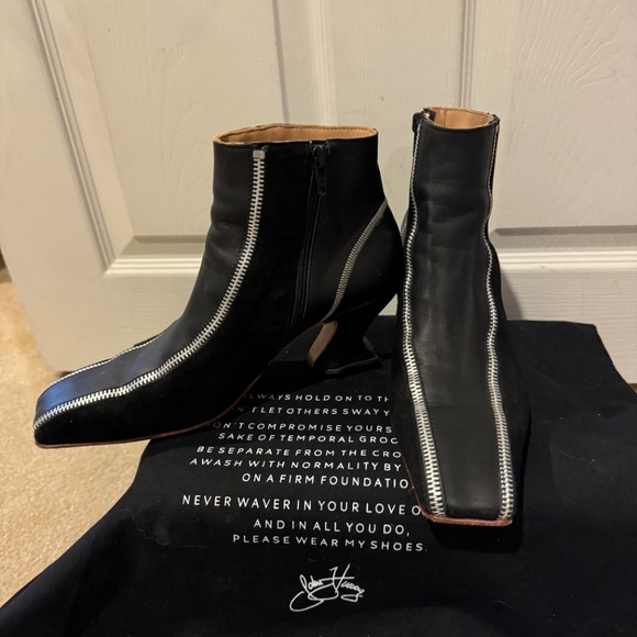 Super fine Highness zippered ankle boots - Picture 2 of 4